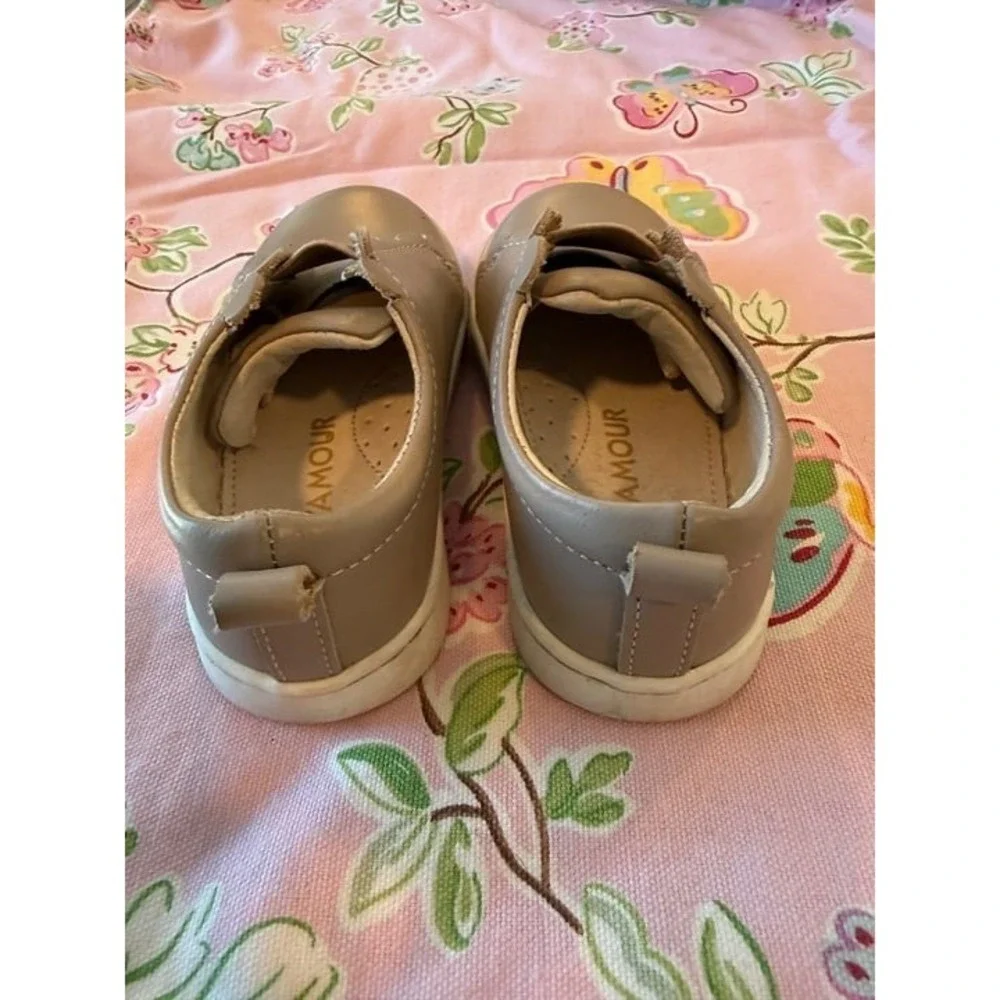 L'Amour Phoebe Slip On Sneaker Toddler 6T VGUC Almond